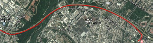 自Google衛星地圖的影像，顯示國道一號南下方向第86至91公里路段（由左至右）。