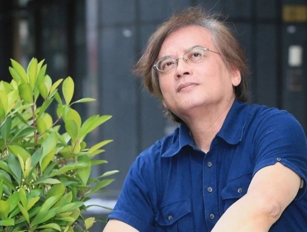 臺師大英語系傑出校友張貴興是繼楊牧、朱天心之後，第三位獲得此獎的台灣作家。