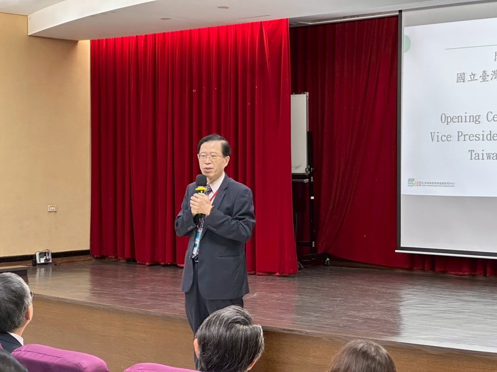 宋曜廷副校長致詞並分享靜心方法