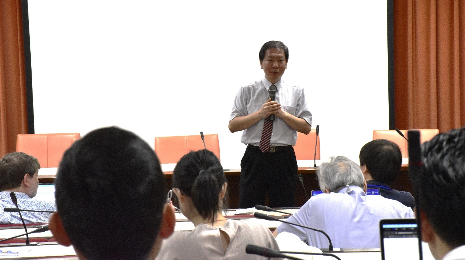 圖片二：理學院陳界山院長大會開幕致詞。